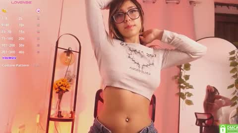 MIRANDA HERNANDEZ online show from 03-10-26, 04:50