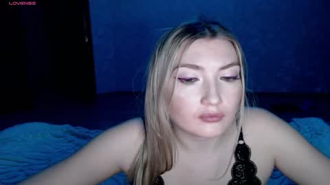 Snapshot of miraroy chatting on 03-06-26, 06:59 Mira online show from 03-06-26, 06:59