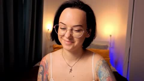 Snapshot of miraskyy chatting on 10-04-25, 02:48 MiraSkyy online show from 10-04-25, 02:48