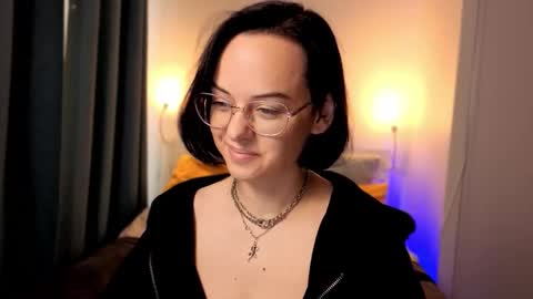 Snapshot of miraskyy chatting on 10-06-25, 02:36 MiraSkyy online show from 10-06-25, 02:36