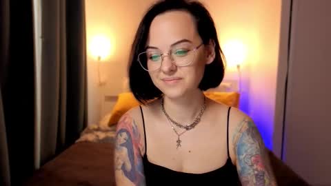 Snapshot of miraskyy chatting on 10-22-25, 02:50 MiraSkyy online show from 10-22-25, 02:50