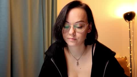 Snapshot of miraskyy chatting on 11-05-25, 04:29 MiraSkyy online show from 11-05-25, 04:29