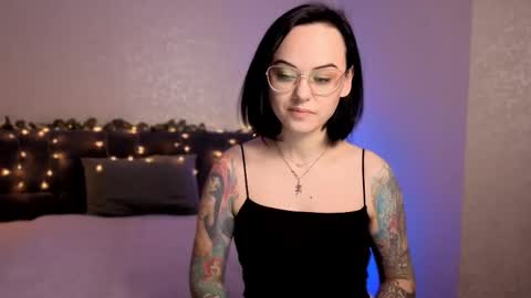 Snapshot of miraskyy chatting on 12-14-25, 07:18 MiraSkyy online show from 12-14-25, 07:18