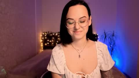 Snapshot of miraskyy chatting on 12-19-25, 09:00 MiraSkyy online show from 12-19-25, 09:00