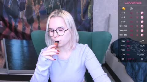 Kira online show from 02-07-25, 10:52