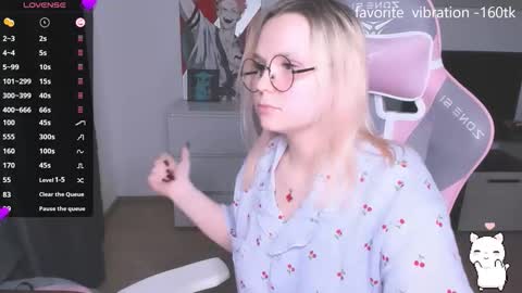 Kira online show from 09-21-25, 09:38