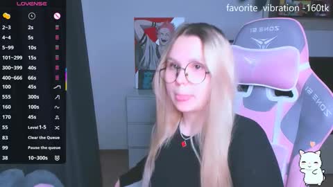 Kira online show from 10-26-25, 06:14