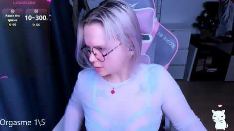 Kira online show from 03-18-26, 05:38