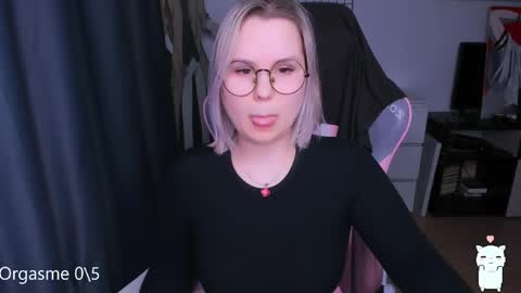 Kira online show from 04-11-26, 11:42