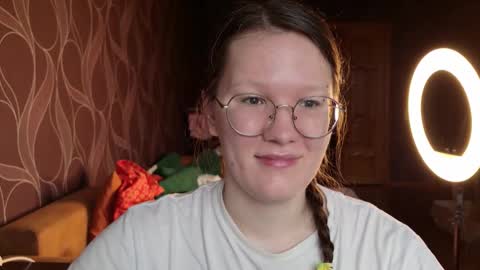 Snapshot of miriamor chatting on 10-30-25, 08:05 Mira online show from 10-30-25, 08:05