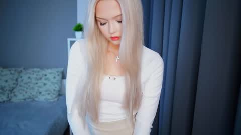 Elsa online show from 10-15-25, 06:30