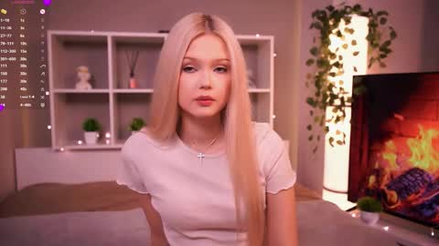 Snapshot of mirianscorgie chatting on 11-03-25, 09:05 Elsa online show from 11-03-25, 09:05