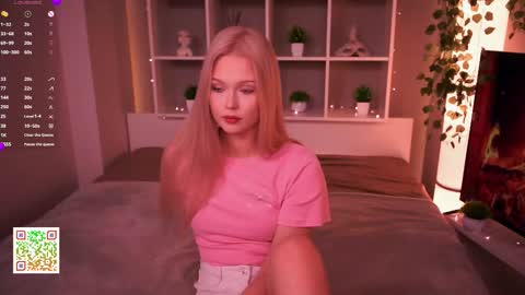 Snapshot of mirianscorgie chatting on 11-07-25, 08:42 Elsa online show from 11-07-25, 08:42