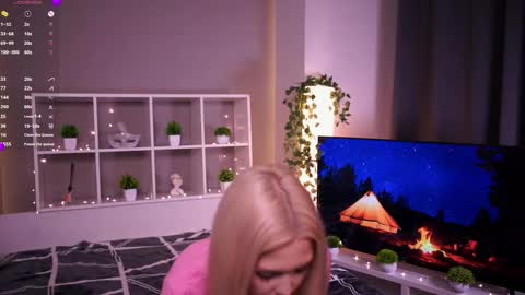 Snapshot of mirianscorgie chatting on 11-21-25, 09:13 Elsa online show from 11-21-25, 09:13