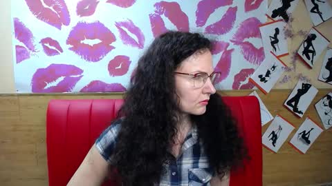 Miroslava Happi online show from 09-19-25, 06:04