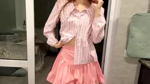 Snapshot of mishahartwigsen chatting on 10-11-25, 04:05 Molly online show from 10-11-25, 04:05