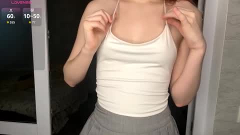 Snapshot of mishahartwigsen chatting on 11-17-25, 05:19 Molly online show from 11-17-25, 05:19