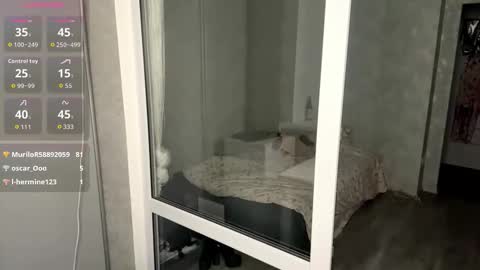 Snapshot of mishahartwigsen chatting on 12-13-25, 07:53 Molly online show from 12-13-25, 07:53