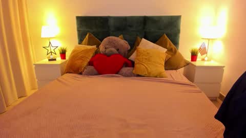 mishapallmer online show from 10-10-25, 06:56