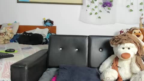 Snapshot of mishell_bons4 chatting on 02-24-26, 09:02 Mishell Bons online show from 02-24-26, 09:02