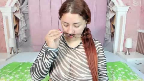 Snapshot of mishell_lovely chatting on 09-10-25, 12:27 Mishell online show from 09-10-25, 12:27