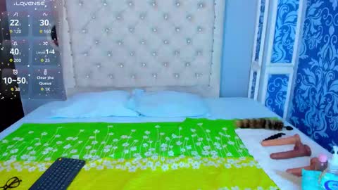 Snapshot of mishell_lovely chatting on 10-31-25, 01:34 Mishell online show from 10-31-25, 01:34