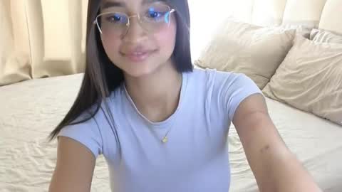 Snapshot of mishelle___7 chatting on 04-20-26, 09:38 Shell online show from 04-20-26, 09:38