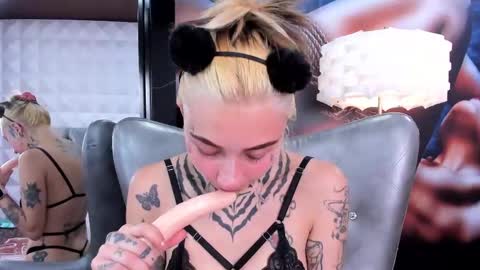 miss___angel online show from 02-11-25, 06:44