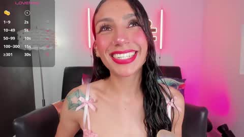 Snapshot of miss___evangeline chatting on 05-04-26, 02:40 Evangeline online show from 05-04-26, 02:40