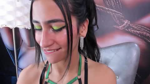 Snapshot of miss___taylor chatting on 12-04-25, 02:43 Taylor online show from 12-04-25, 02:43