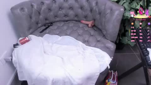 Daphne online show from 03-11-25, 05:38