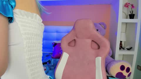 Snapshot of miss__lunna chatting on 10-21-25, 11:00 Lunna online show from 10-21-25, 11:00