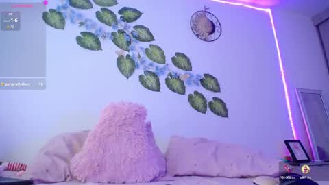 Snapshot of miss__saenz chatting on 10-07-25, 10:07          online show from 10-07-25, 10:07