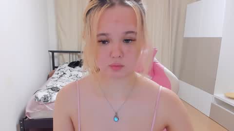 miss__selena online show from 02-03-25, 06:28