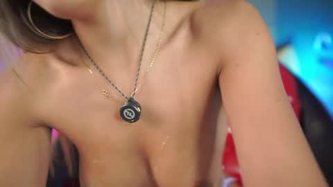 Zoe online show from 04-15-26, 06:48