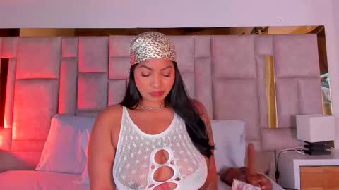 Miss Abigail  online show from 11-05-25, 02:17