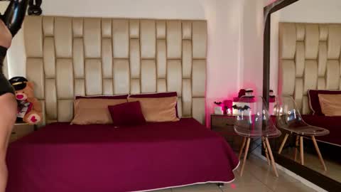 Snapshot of miss_alexxxa_ chatting on 10-28-25, 06:54 Alexa online show from 10-28-25, 06:54