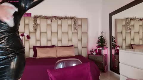 Snapshot of miss_alexxxa_ chatting on 11-10-25, 07:24 Alexa online show from 11-10-25, 07:24