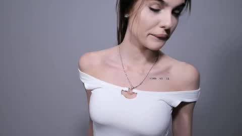 Katrin online show from 02-10-25, 01:33