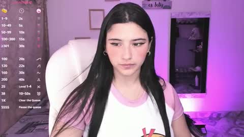 Snapshot of miss_alice0 chatting on 10-18-25, 07:36 Alice online show from 10-18-25, 07:36