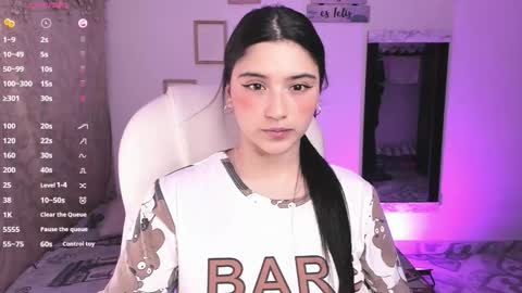 Snapshot of miss_alice0 chatting on 10-21-25, 06:47 Alice online show from 10-21-25, 06:47