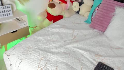 lucy 3 online show from 01-28-25, 04:08