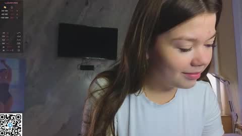 Snapshot of miss_bubbles chatting on 11-25-25, 12:10 Sandy online show from 11-25-25, 12:10