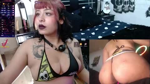 miss_clover online show from 12-30-24, 07:26