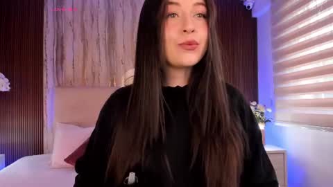 Snapshot of miss_daliaa chatting on 06-22-26, 12:02 Natalia Aristizbal online show from 06-22-26, 12:02