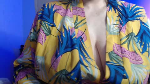 Snapshot of miss_daniels chatting on 12-14-24, 09:56 liza online show from 12-14-24, 09:56