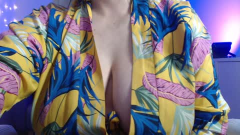 Snapshot of miss_daniels chatting on 01-03-25, 03:27 liza online show from 01-03-25, 03:27