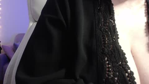 Snapshot of miss_daniels chatting on 01-08-25, 10:37 liza online show from 01-08-25, 10:37