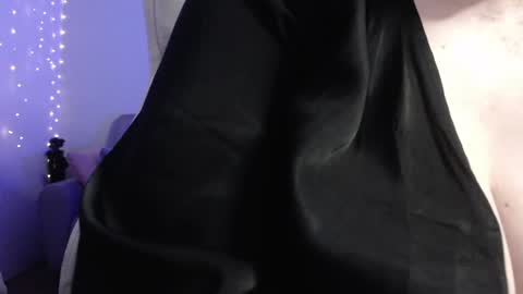 Snapshot of miss_daniels chatting on 01-10-25, 12:06 liza online show from 01-10-25, 12:06