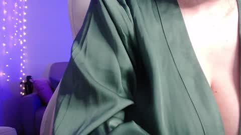 Snapshot of miss_daniels chatting on 02-27-25, 02:10 liza online show from 02-27-25, 02:10